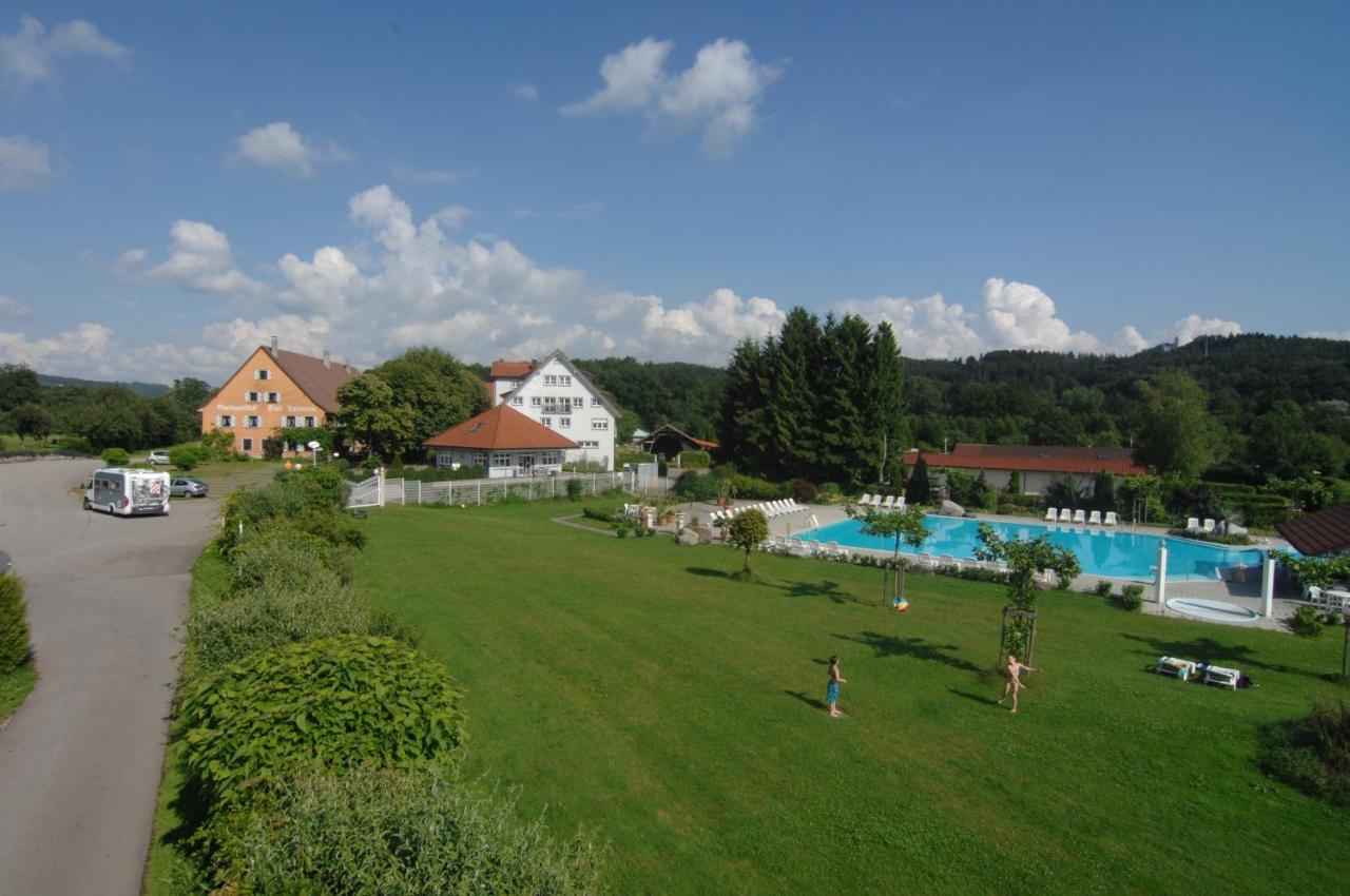 Landhotel Gutshof Camping Badhuetten Тетнанг Екстериор снимка